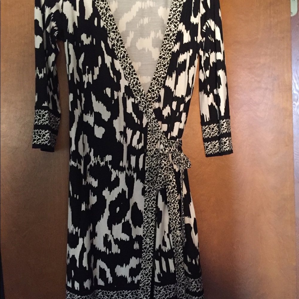 Authentic Diane von Furstenberg silk wrap dress